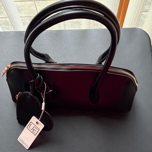 Urban Expressions Black Shoulder Bag with Heart Change Purse - Picture 5 of 9